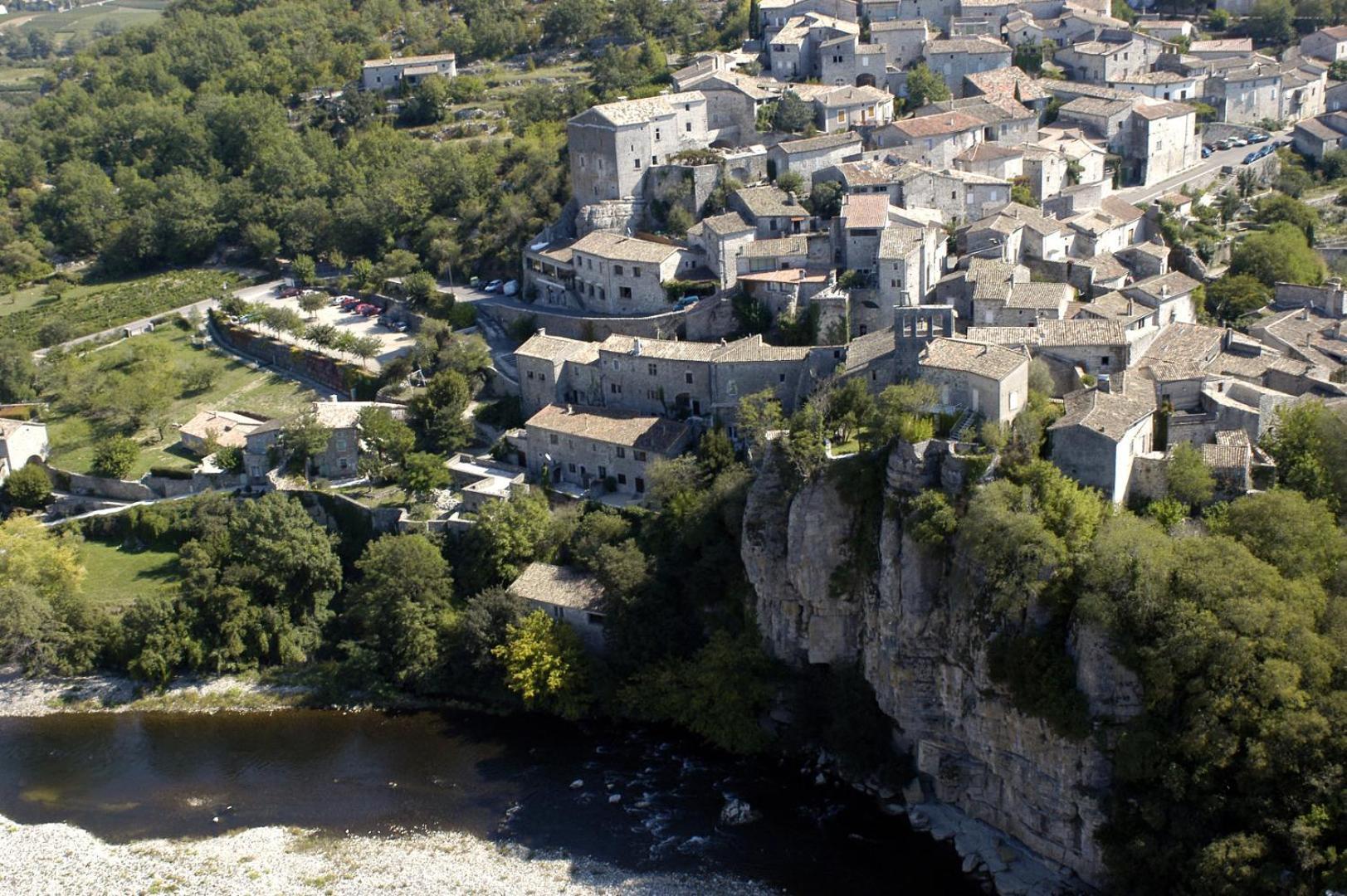 maison pierre et voûte au cœur du village Balazuc Extérieur photo